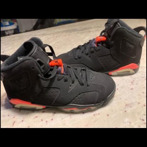 Jordan infrared 6s size 4